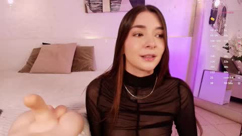 Snapshot of lexiee_grey_ chatting on March 4, 12:12 pm Lexie online show from March 4, 12:12 pm