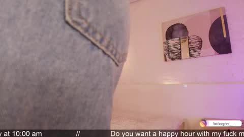 Snapshot of lexiee_grey_ chatting on March 11, 12:17 pm Lexie online show from March 11, 12:17 pm