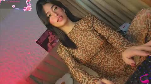 Snapshot of lexisdior chatting on December 13, 7:53 pm Naturaly Born Goddess Ms. kendall online show from December 13, 7:53 pm