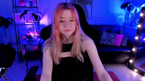 Lexi Wenford NO NUDE GODDESS online show from December 2, 2:53 am