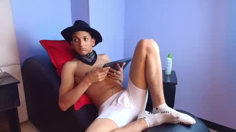 Snapshot of lexter_blue chatting on April 18, 9:04 pm Lexter Blue online show from April 18, 9:04 pm