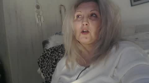 Hannah online show from February 20, 1:46 am