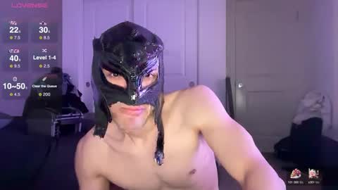 Snapshot of lexxxcazzo chatting on February 3, 7:18 am Dromaeosaurex online show from February 3, 7:18 am