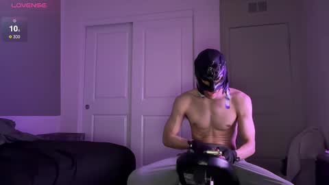 Snapshot of lexxxcazzo chatting on March 11, 8:09 am Dromaeosaurex online show from March 11, 8:09 am