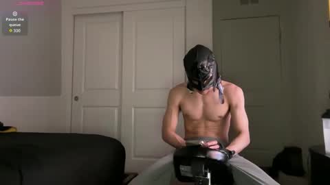 Snapshot of lexxxcazzo chatting on October 16, 6:58 am Dromaeosaurex online show from October 16, 6:58 am