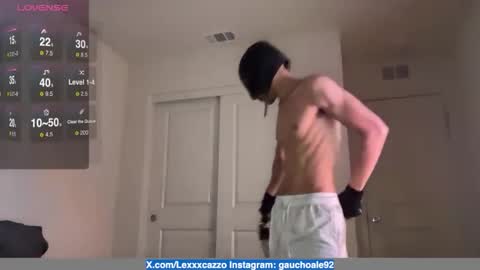 Snapshot of lexxxcazzo chatting on October 24, 6:32 am Dromaeosaurex online show from October 24, 6:32 am