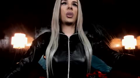 Snapshot of lexxymiss chatting on March 6, 6:37 pm eva lexy you may call me Miss online show from March 6, 6:37 pm