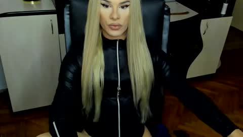 Snapshot of lexxymiss chatting on September 14, 8:52 pm eva lexy you may call me Miss online show from September 14, 8:52 pm