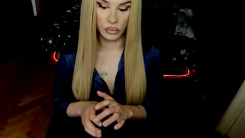 Snapshot of lexxymiss chatting on October 15, 9:53 am eva lexy you may call me Miss online show from October 15, 9:53 am