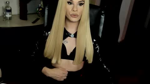 Snapshot of lexxymiss chatting on October 20, 8:42 pm eva lexy you may call me Miss online show from October 20, 8:42 pm