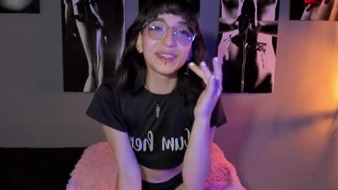 Snapshot of lexy_bluu chatting on December 4, 3:10 pm Lexy online show from December 4, 3:10 pm