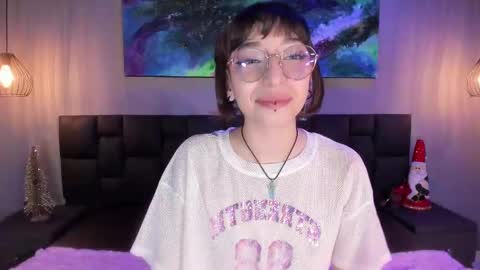 Snapshot of lexy_bluu chatting on December 6, 11:57 pm Lexy online show from December 6, 11:57 pm