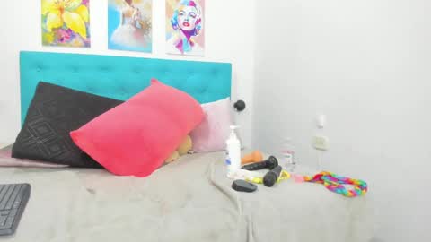 Snapshot of lexy_sexy_20 chatting on February 19, 7:17 am lexy_sexy_20 online show from February 19, 7:17 am