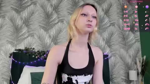 Snapshot of lexy_woorhez chatting on November 6, 11:22 am Lexy online show from November 6, 11:22 am