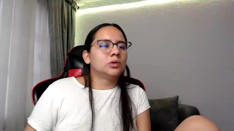 Lexy Davis online show from December 3, 8:50 pm