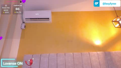 Snapshot of lexyfyre chatting on May 22, 11:16 am Lexy online show from May 22, 11:16 am