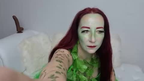 Snapshot of lexyleaf420 chatting on October 31, 11:39 pm Lexy online show from October 31, 11:39 pm