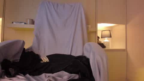 L I A  online show from March 26, 4:29 am