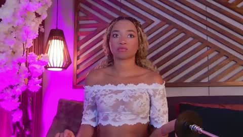 lexyskye online show from June 8, 12:05 pm