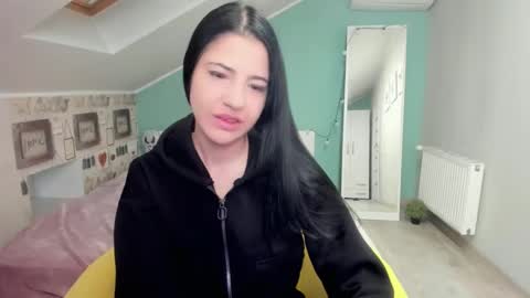 lexyswett online show from December 8, 1:03 pm