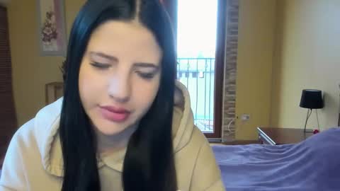 lexyswett online show from November 6, 8:04 am