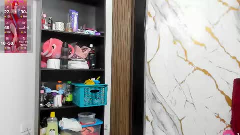 lexyy24_ online show from June 12, 9:08 am