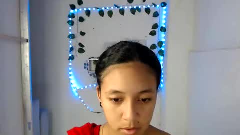 Snapshot of ley_blus1 chatting on December 3, 5:42 am lolita online show from December 3, 5:42 am