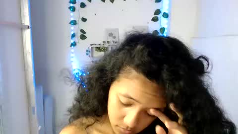 Snapshot of ley_blus1 chatting on December 4, 1:42 pm lolita online show from December 4, 1:42 pm