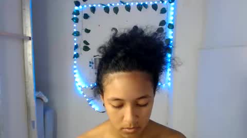 Snapshot of ley_blus1 chatting on December 4, 4:49 pm lolita online show from December 4, 4:49 pm