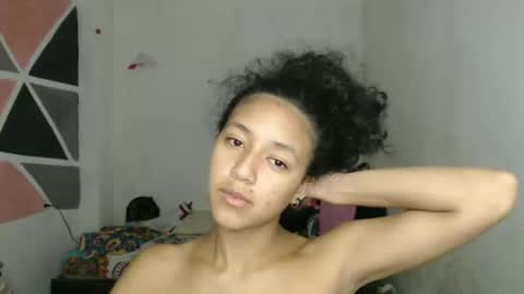 Snapshot of ley_blus1 chatting on December 7, 10:34 am lolita online show from December 7, 10:34 am