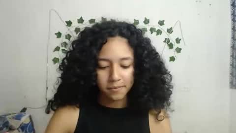 Snapshot of ley_blus1 chatting on January 3, 12:41 pm lolita online show from January 3, 12:41 pm
