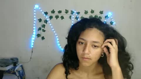 Snapshot of ley_blus1 chatting on January 8, 4:34 am lolita online show from January 8, 4:34 am