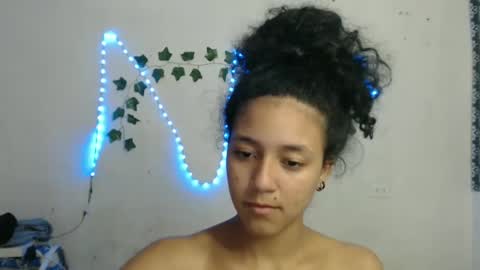 Snapshot of ley_blus1 chatting on January 10, 7:25 am lolita online show from January 10, 7:25 am