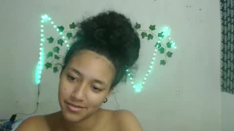 Snapshot of ley_blus1 chatting on January 14, 5:30 am lolita online show from January 14, 5:30 am