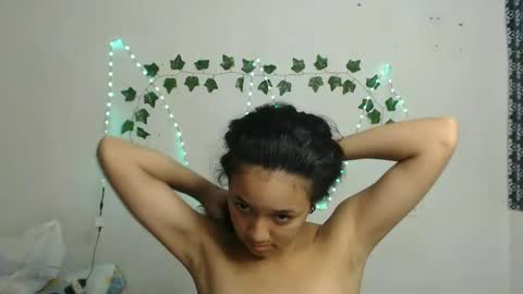Snapshot of ley_blus1 chatting on January 15, 4:47 am lolita online show from January 15, 4:47 am