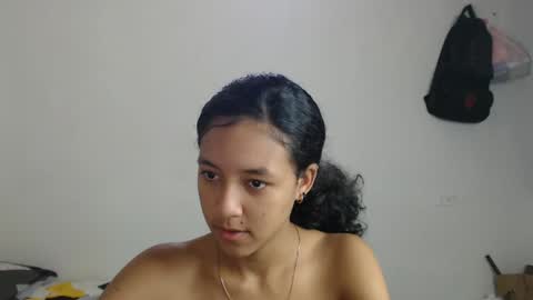 Snapshot of ley_blus1 chatting on February 4, 5:23 pm lolita online show from February 4, 5:23 pm