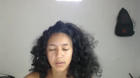 Snapshot of ley_blus1 chatting on February 5, 4:03 pm lolita online show from February 5, 4:03 pm
