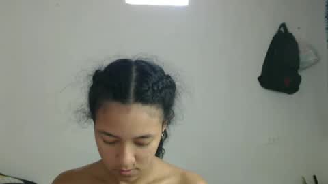 Snapshot of ley_blus1 chatting on February 11, 1:51 pm lolita online show from February 11, 1:51 pm