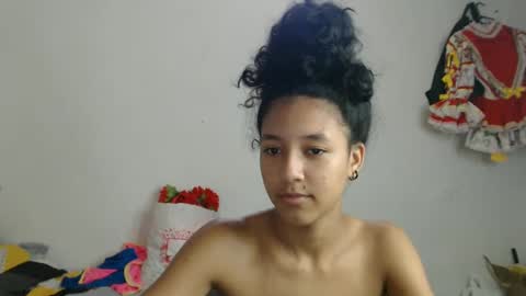 Snapshot of ley_blus1 chatting on February 18, 4:37 pm lolita online show from February 18, 4:37 pm