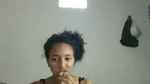 Snapshot of ley_blus1 chatting on February 25, 8:51 pm lolita online show from February 25, 8:51 pm