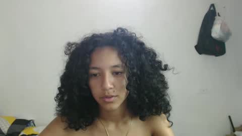 Snapshot of ley_blus1 chatting on February 26, 2:14 pm lolita online show from February 26, 2:14 pm