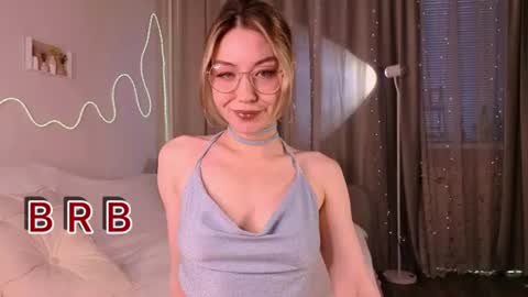 Snapshot of leyalayla chatting on July 30, 4:11 am Lily online show from July 30, 4:11 am