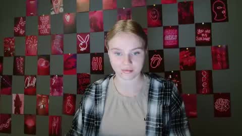 Snapshot of leyla_le chatting on September 9, 6:35 am Leyla online show from September 9, 6:35 am