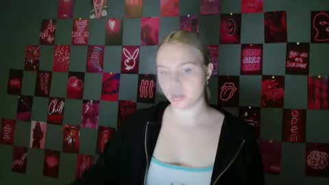 Snapshot of leyla_le chatting on September 20, 5:52 am Leyla online show from September 20, 5:52 am