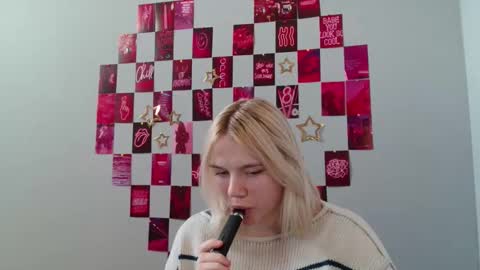 Snapshot of leyla_le chatting on November 14, 7:07 am Leyla online show from November 14, 7:07 am