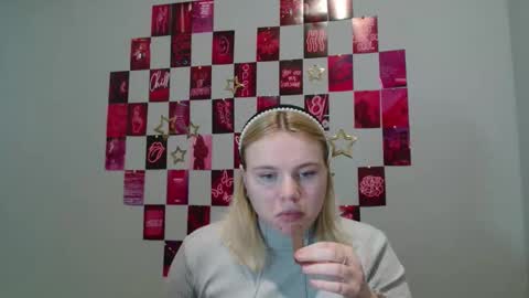 Snapshot of leyla_le chatting on November 15, 7:38 am Leyla online show from November 15, 7:38 am