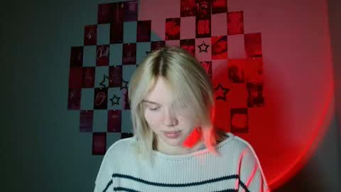 Snapshot of leyla_le chatting on November 17, 7:03 am Leyla online show from November 17, 7:03 am