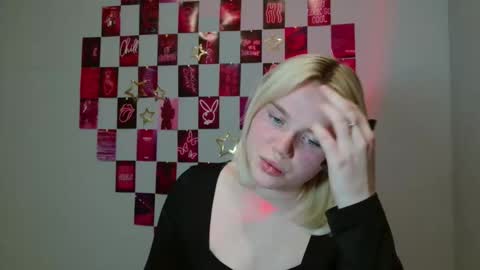 Snapshot of leyla_le chatting on November 21, 6:06 pm Leyla online show from November 21, 6:06 pm