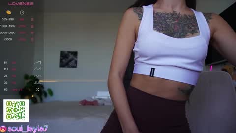 Snapshot of leyla_ly chatting on November 1, 4:03 am Leyla ly Ill be here Tuesday Thursday Friday Saturday Sunday online show from November 1, 4:03 am