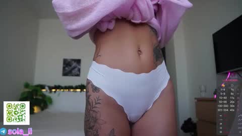 Snapshot of leyla_ly chatting on December 1, 4:39 am Leyla ly Ill be here Tuesday Thursday Friday Saturday Sunday online show from December 1, 4:39 am